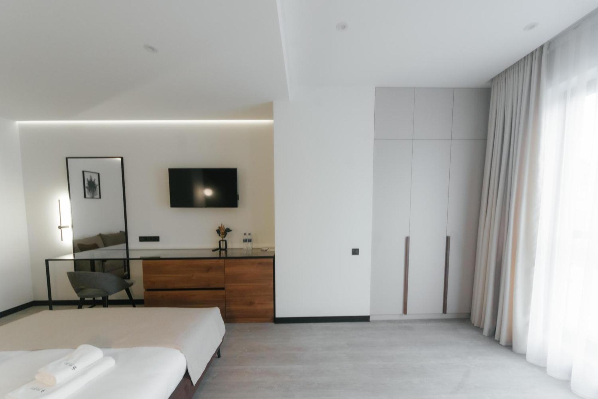 Select Hotel Lviv Exterior photo